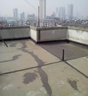 大渡口漏水维修 楼顶漏水是什么原因，楼顶漏水维修方法是什么?
